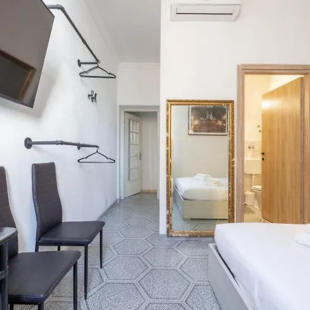 Vg Piazza Navona 5 Stelle Montecitorio Roma