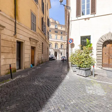 Vg Piazza Navona 5 Stelle Montecitorio Roma