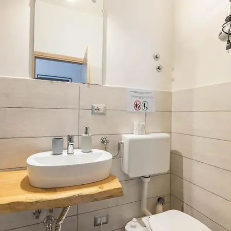 Vg Piazza Navona 5 Stelle Montecitorio Roma